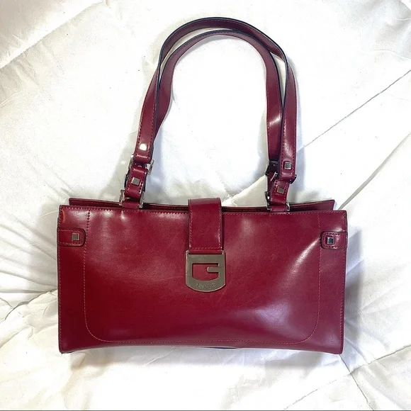 X SOLD X
VINTAGE Y2K GUESS SHOULDER BAG - Picture 3 of 6